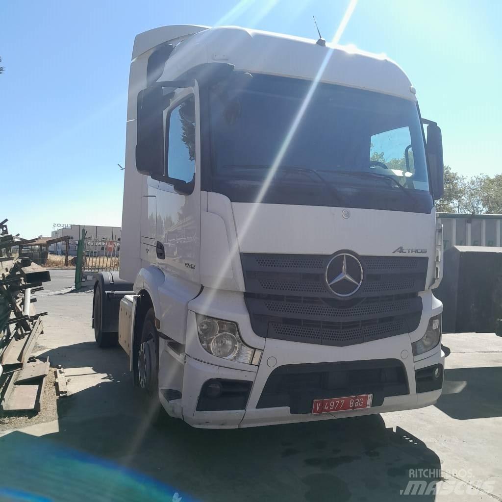 Mercedes-Benz 1842 Tegljači
