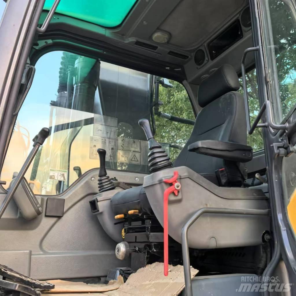 Volvo EC 210 D Midi bageri 7t – 12t