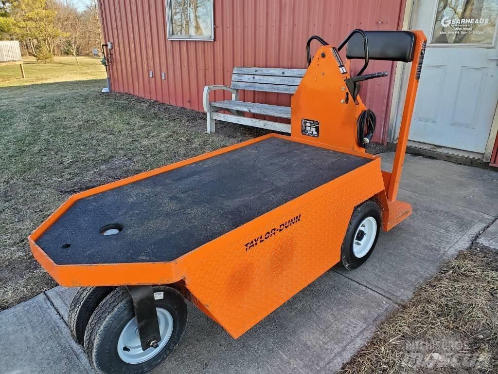 Taylor-Dunn SC100 Tegljači