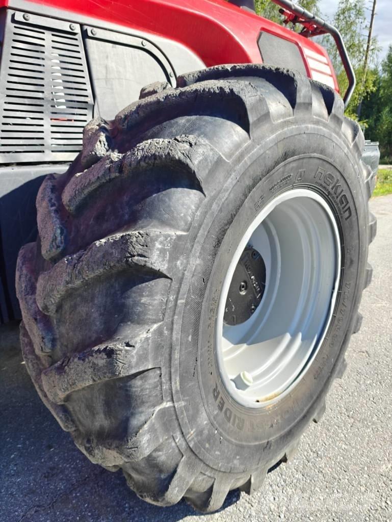Komatsu 951 Harversteri