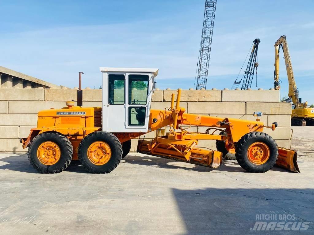 John Deere 570 A Grejderi