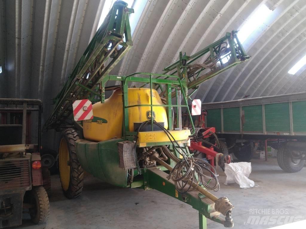 John Deere 732 Vučene prskalice