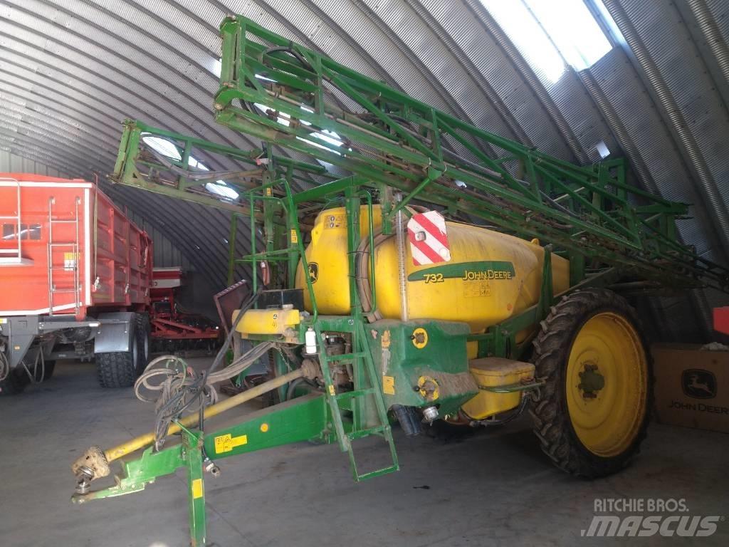 John Deere 732 Vučene prskalice