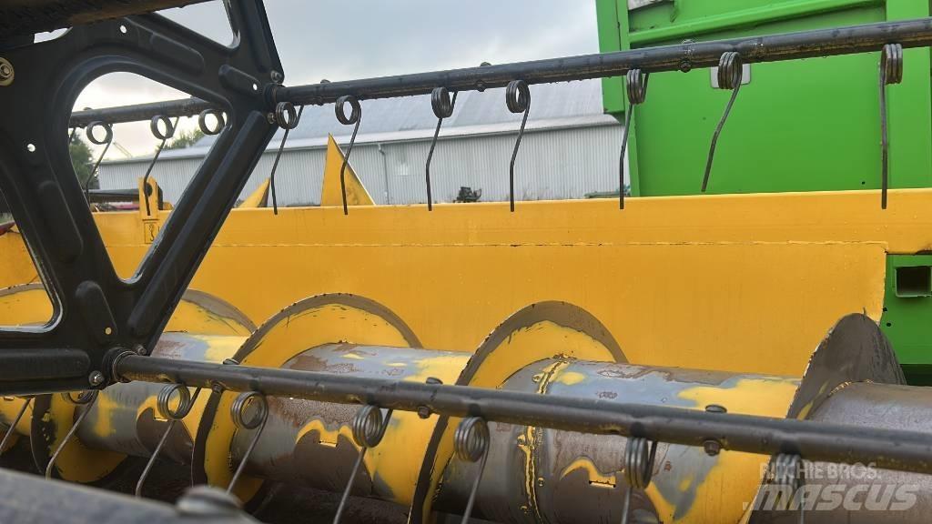 New Holland CSX 7080 Kombajni