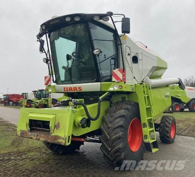 CLAAS AVERO 240 Kombajni