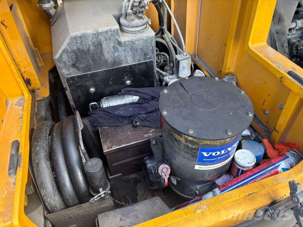 Volvo EC 380 EL Bageri guseničari