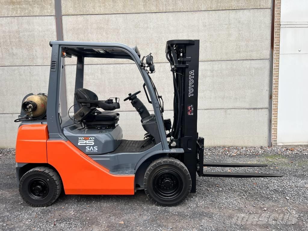 Toyota 02-8FGF25 Plinski viljuškari