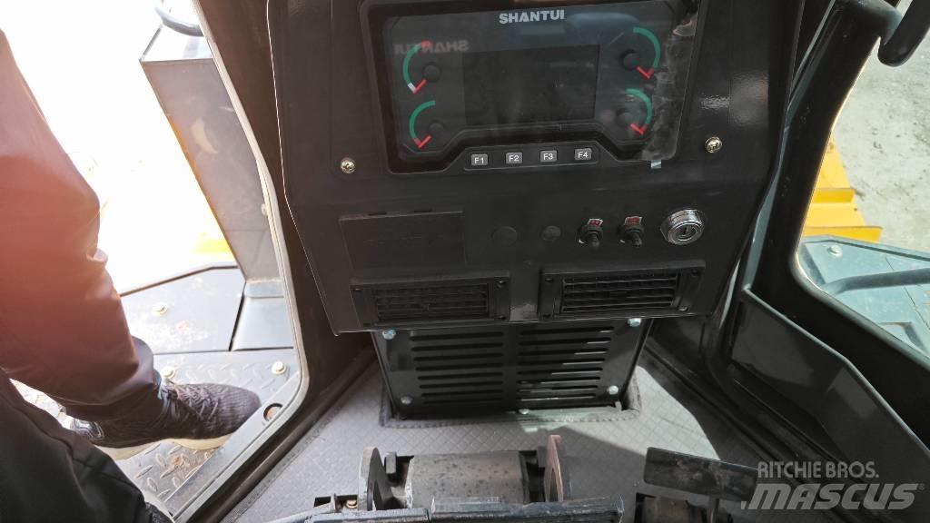 Shantui SD 22 Buldožeri guseničari