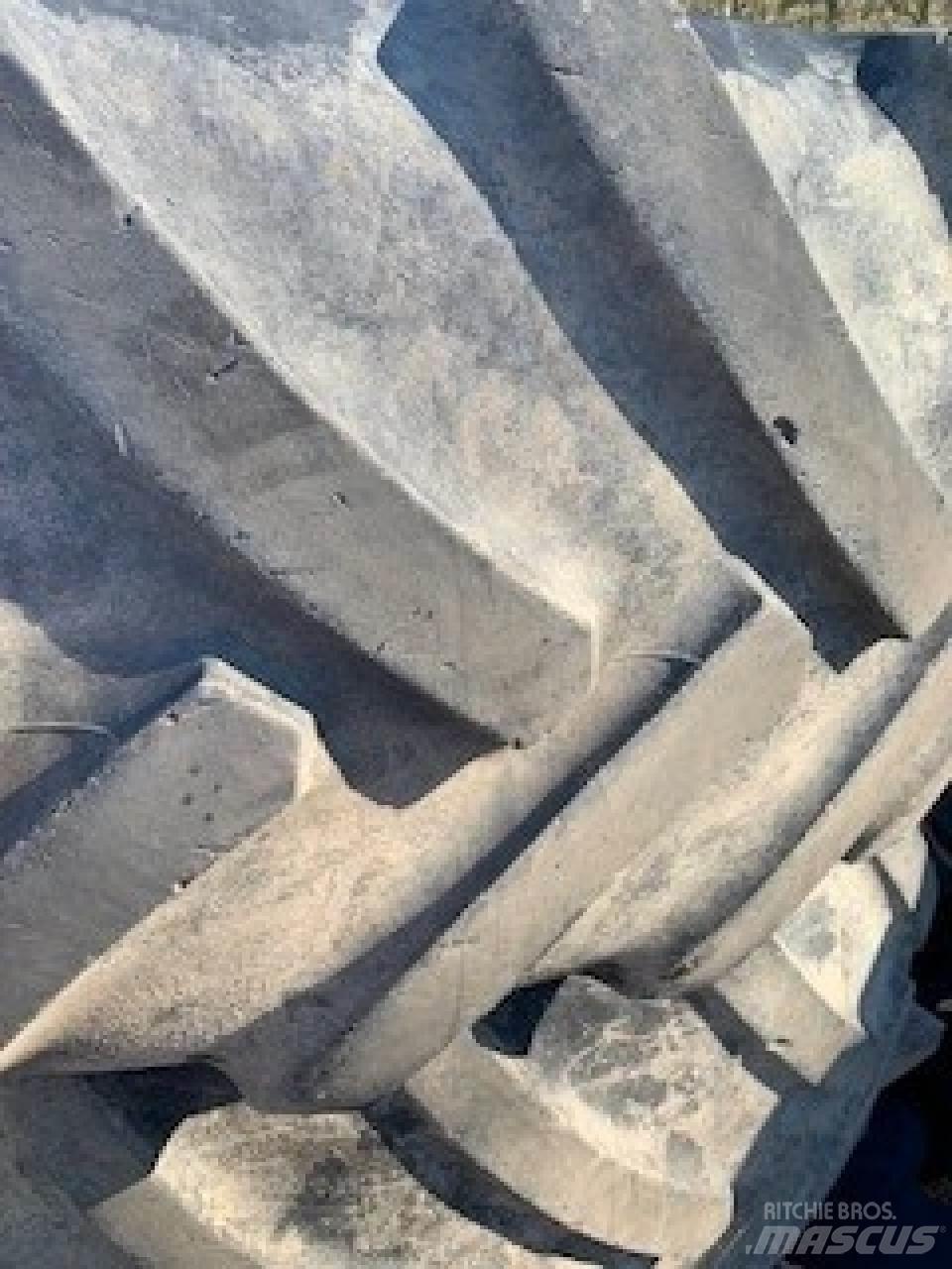 Mitas 680/80R42 Gume, točkovi i felne