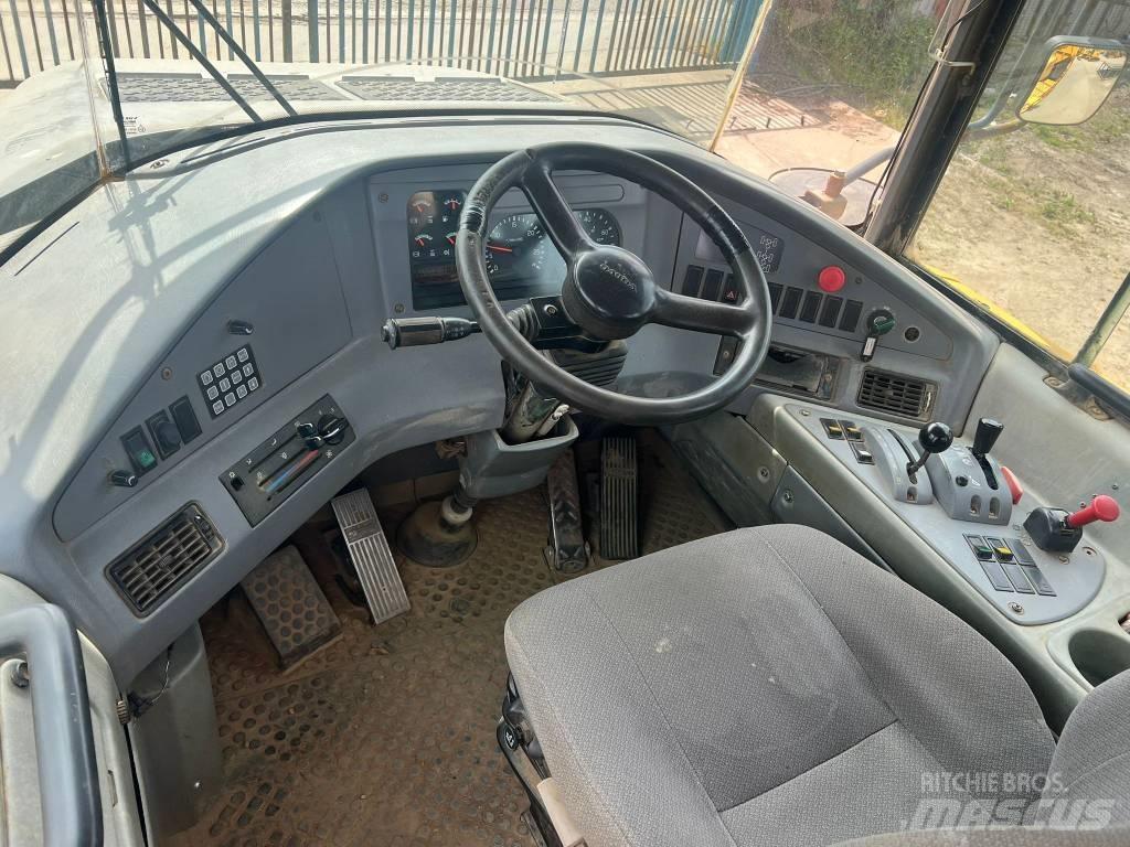 Volvo A 25 D Zglobni damperi