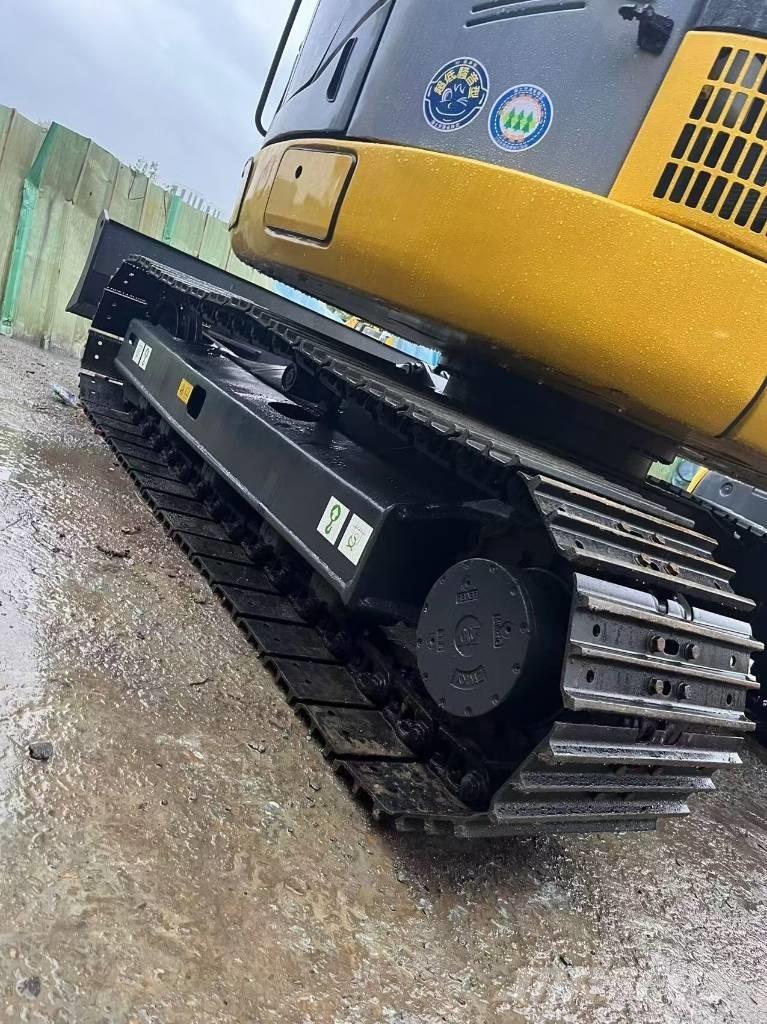 Komatsu PC 78 Bageri guseničari
