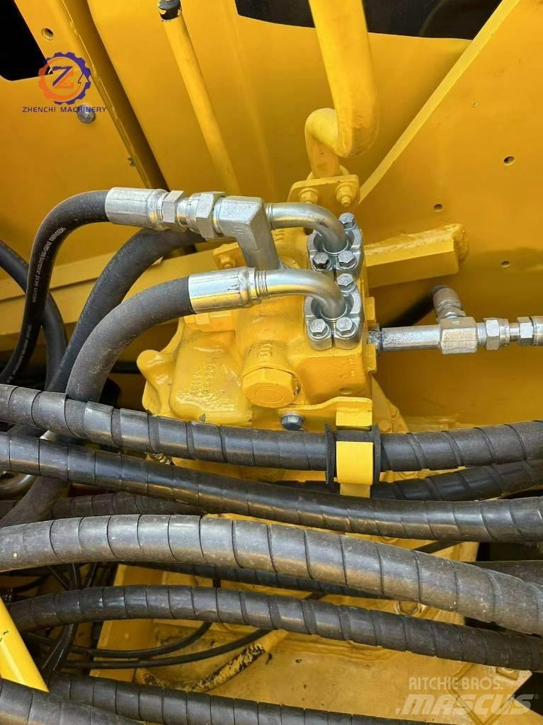 Komatsu PC 220-8/ Bageri guseničari