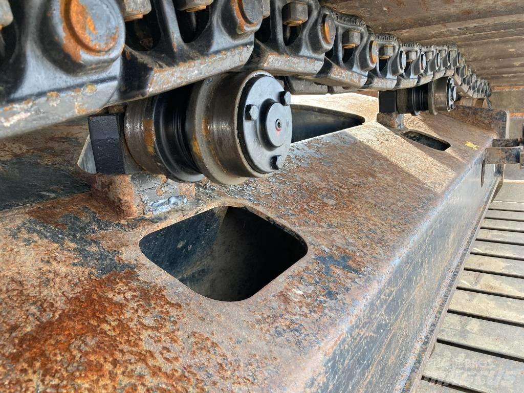 Hitachi ZX225USLC-5B Bageri guseničari