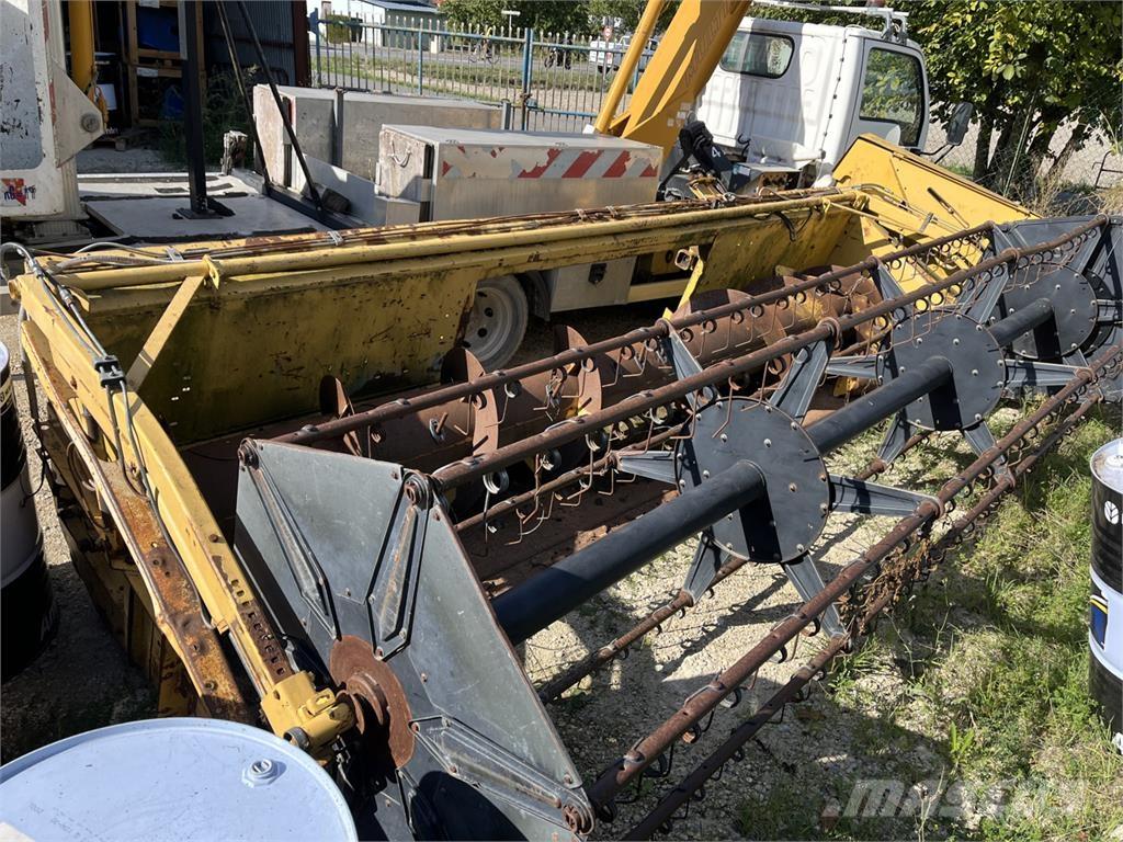 New Holland TX 32 Kombajni