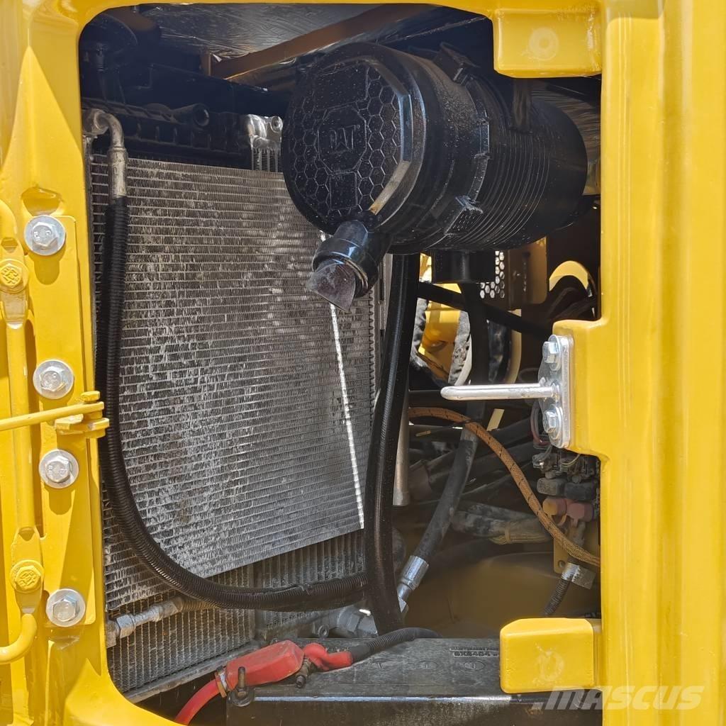 CAT 310 Bageri guseničari