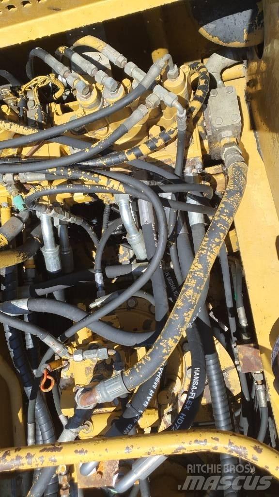 CAT 325 LN Bageri guseničari