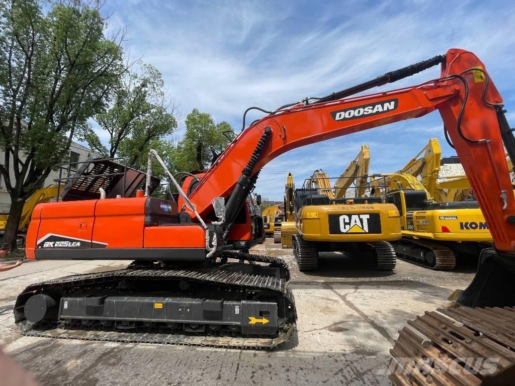 Doosan DX 225 Midi bageri 7t – 12t