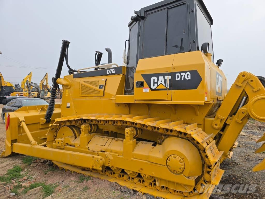 CAT D7G Buldožeri guseničari