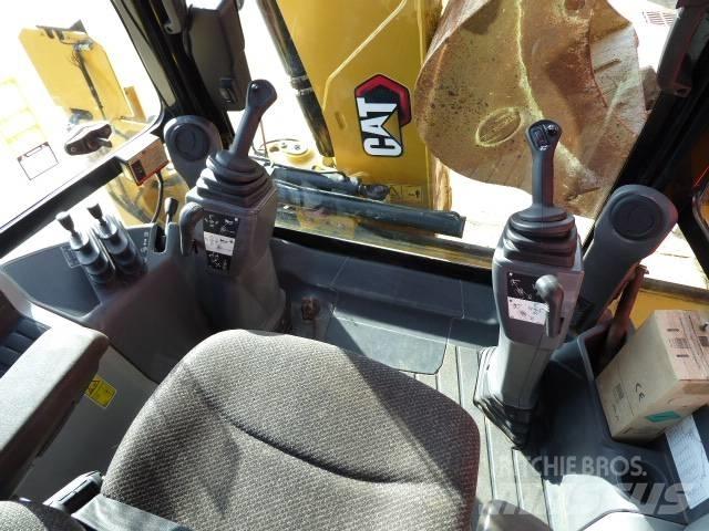 CAT 432 F Rovokopači