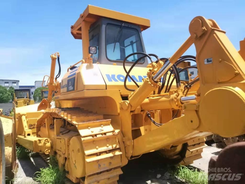 Komatsu D 155 Buldožeri guseničari