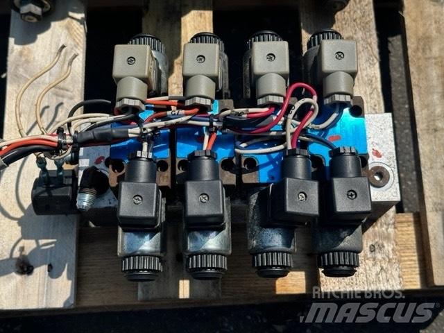 SkyJack SJ 8831 Makazaste platforme