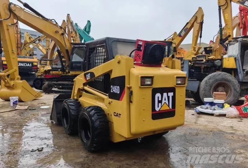 CAT 246 D Skid steer mini utovarivači
