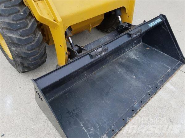 CAT 272 D Skid steer mini utovarivači