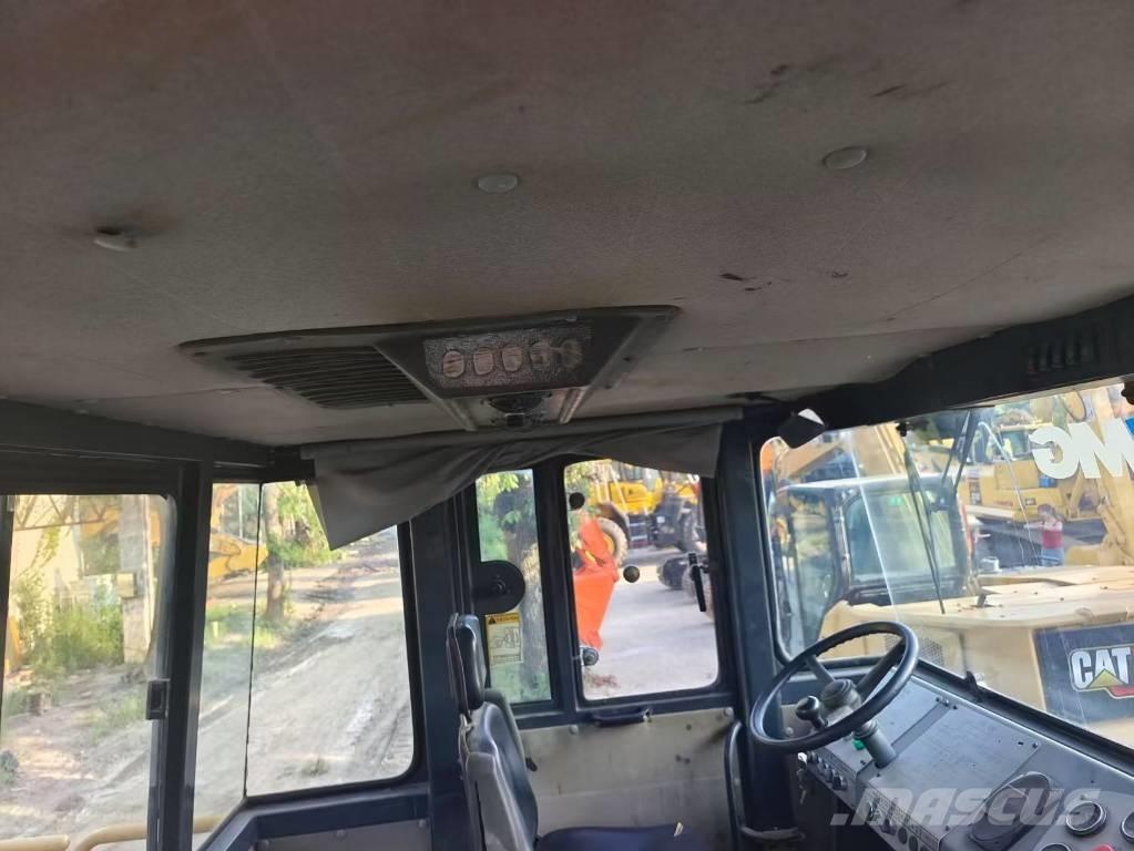 XCMG XP 263 Gumeni valjci na točkovima