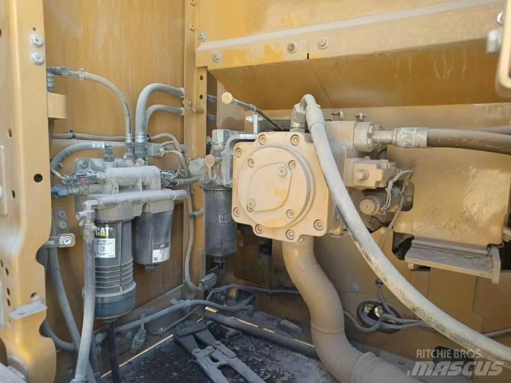 CAT 320 GC Bageri guseničari