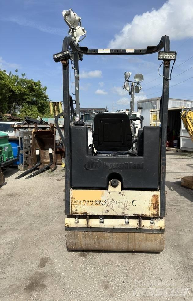 Ingersoll Rand DD 16 Nabijači zemlje