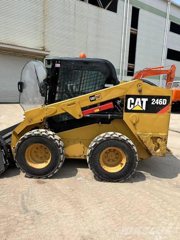 CAT 246 D Skid steer mini utovarivači