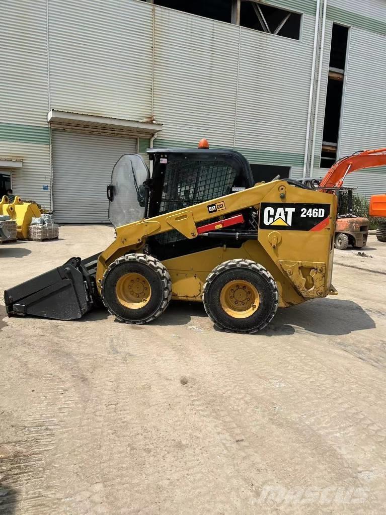 CAT 246 D Skid steer mini utovarivači