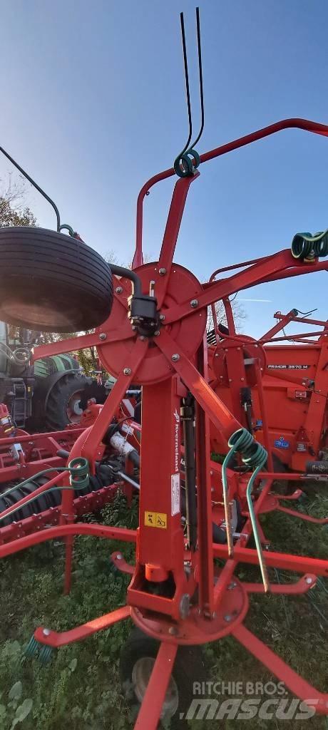 Kverneland 8452 Okretači i sakupljači sena