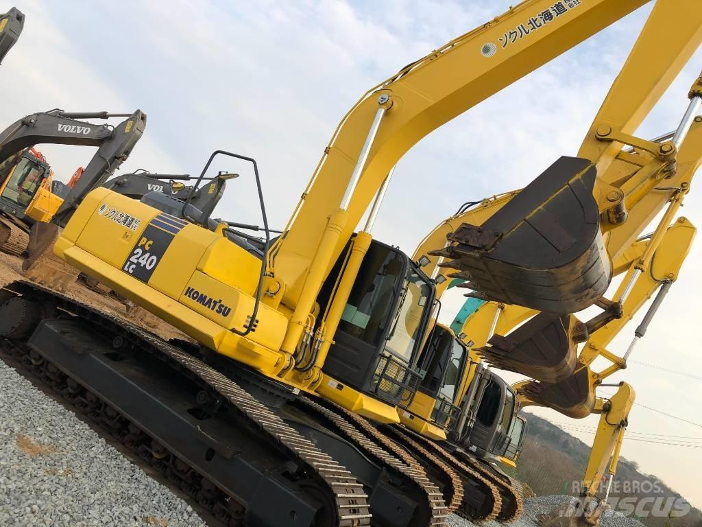 Komatsu 240-8 Bageri guseničari
