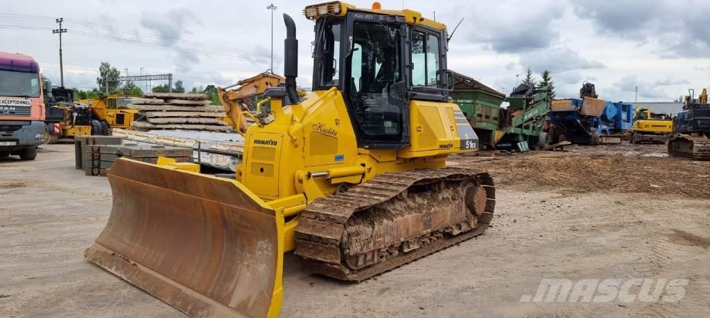 Komatsu D 51 EX-22 Buldožeri guseničari