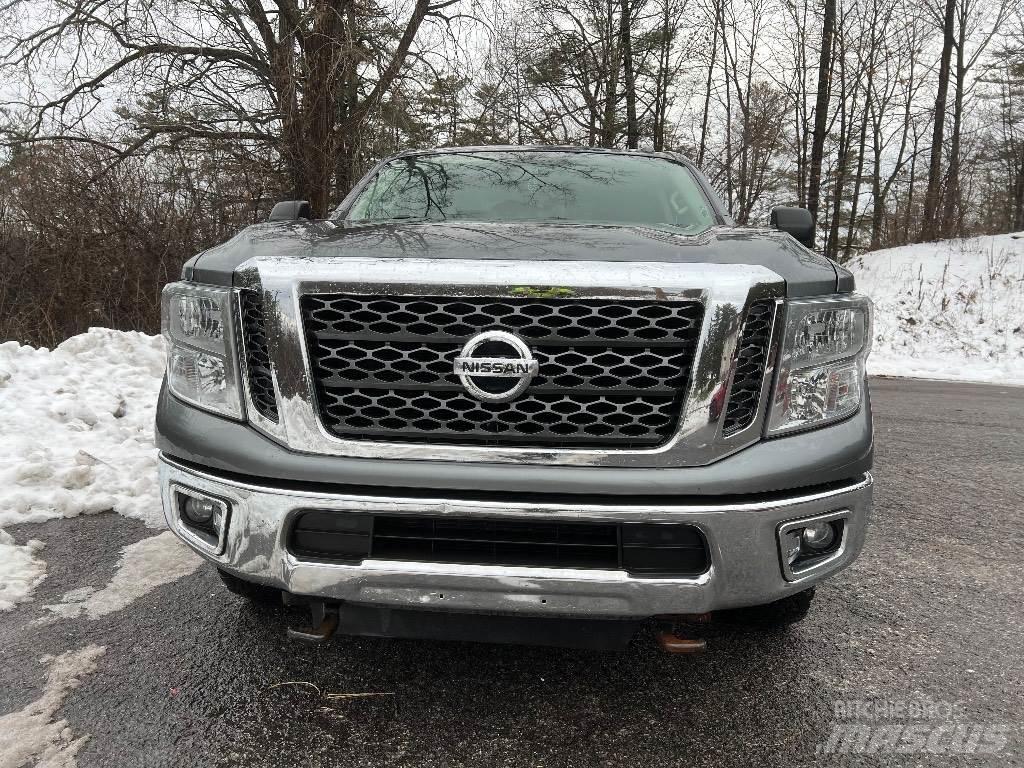 Nissan TITAN XD Pik up kamioni