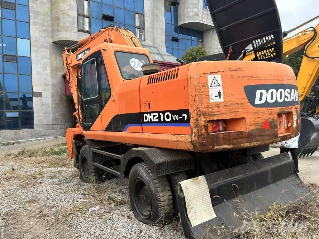 Doosan DH 210 W-7 Bageri točkaši