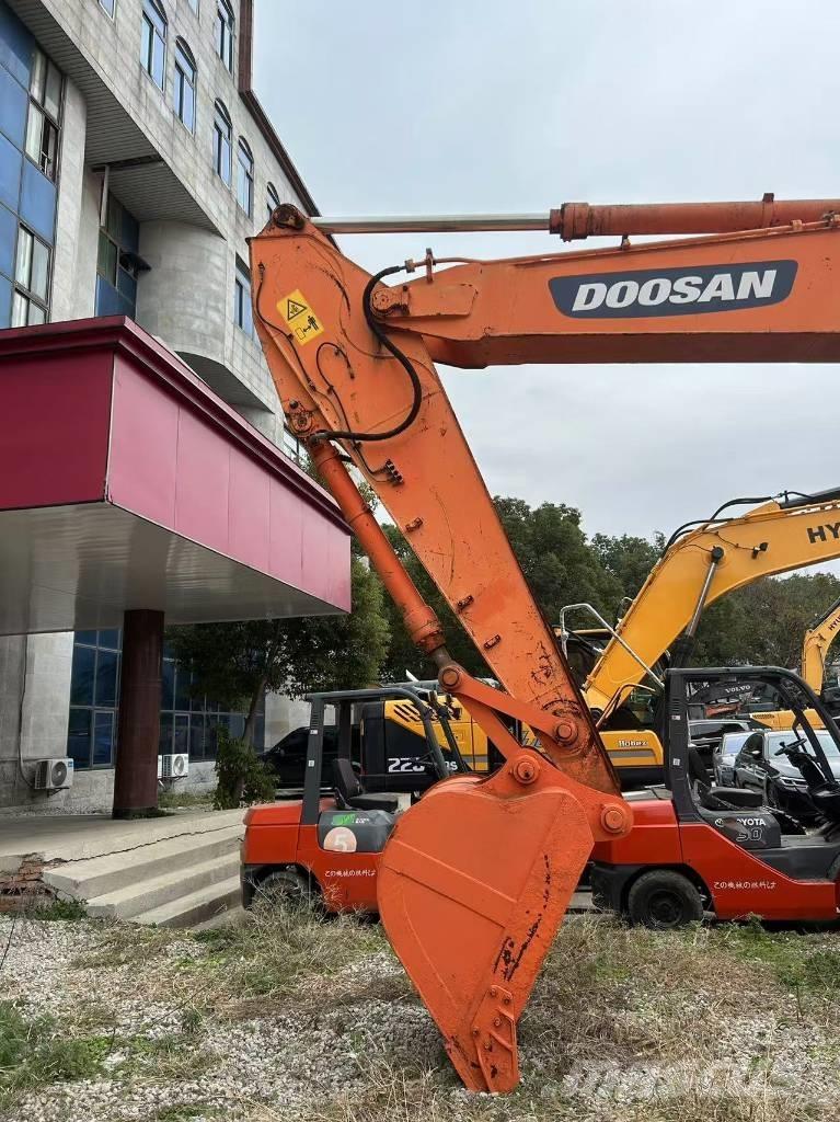 Doosan DH 210 W-7 Bageri točkaši