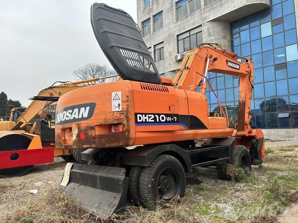 Doosan DH 210 W-7 Bageri točkaši