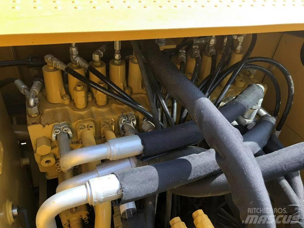 CAT 320D Bageri guseničari