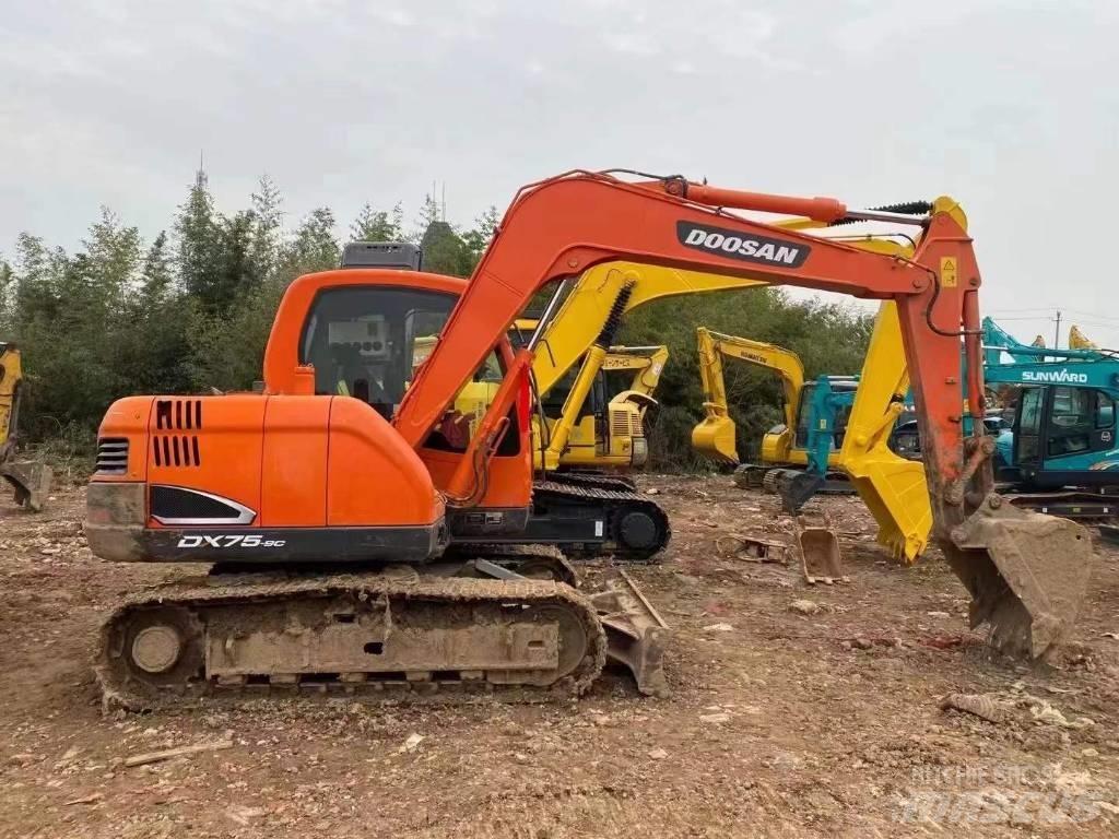 Doosan DX 75-9 Bageri guseničari