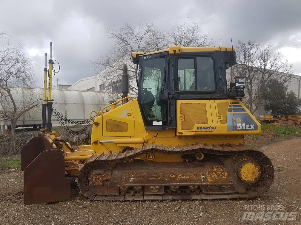 Komatsu D 51 EX-22 Buldožeri guseničari