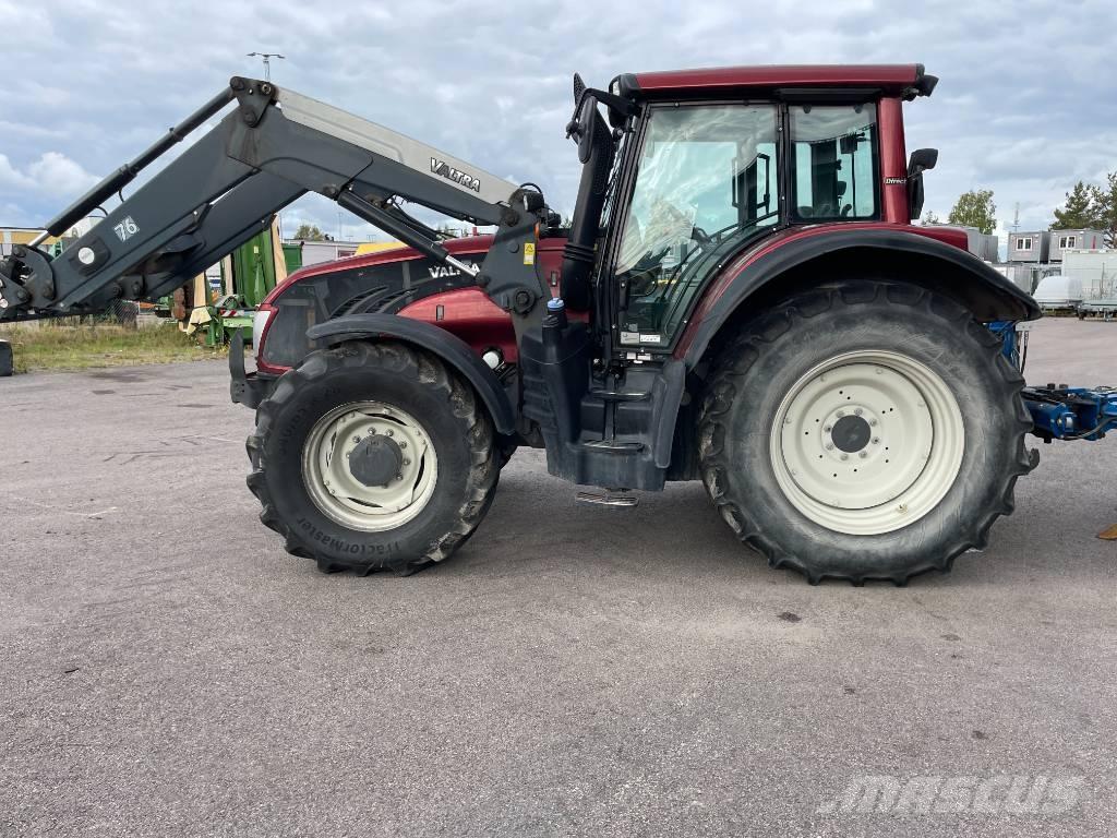 Valtra T 203 Traktori