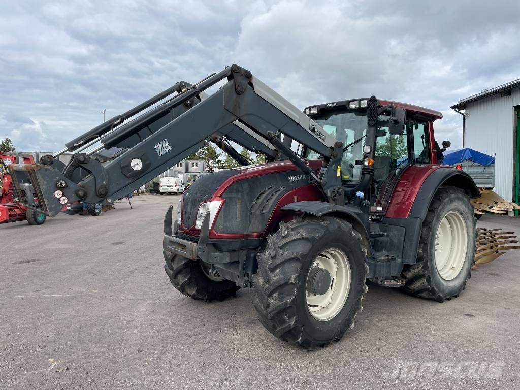 Valtra T 203 Traktori
