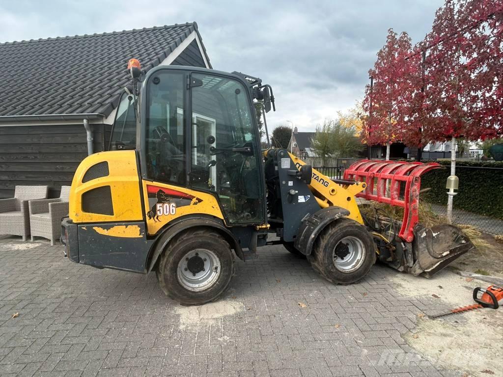 Mustang AL 506 Cab Višenamenski utovarivači