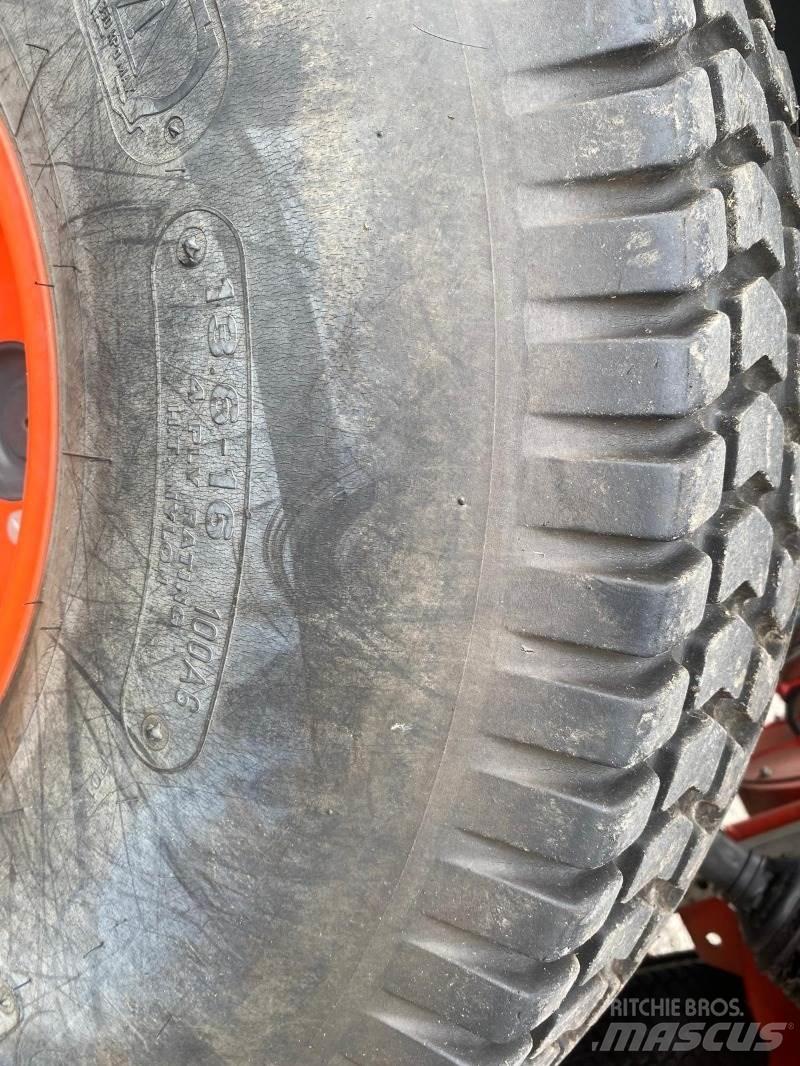 Kubota ST 401-C Manji traktori