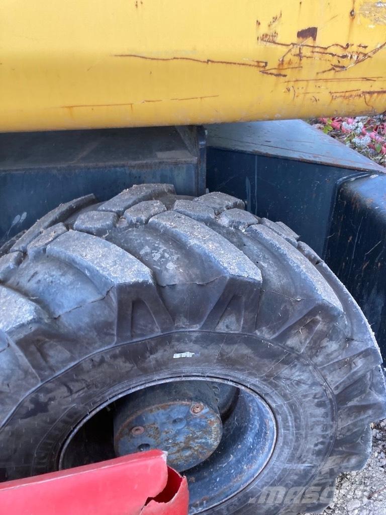 Komatsu PW 140-7 Bageri točkaši