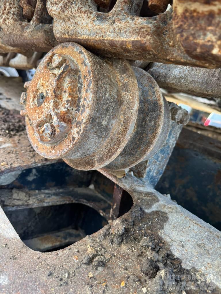 Hyundai R330 Bageri guseničari