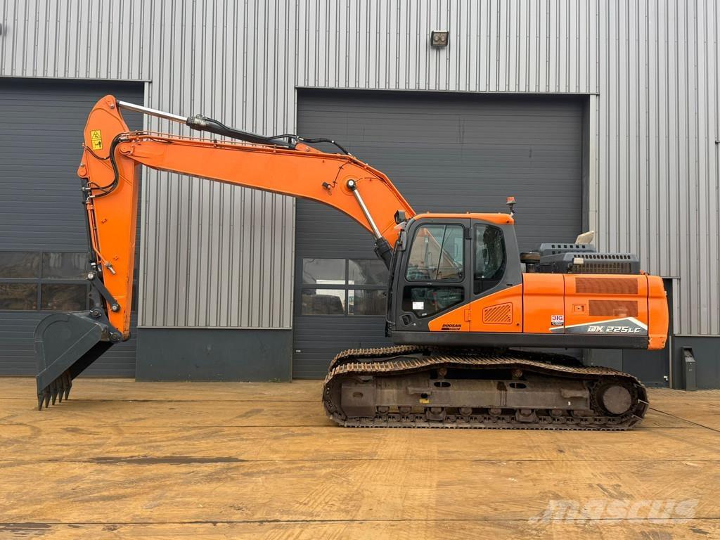 Doosan DX225LC-7 Bageri guseničari
