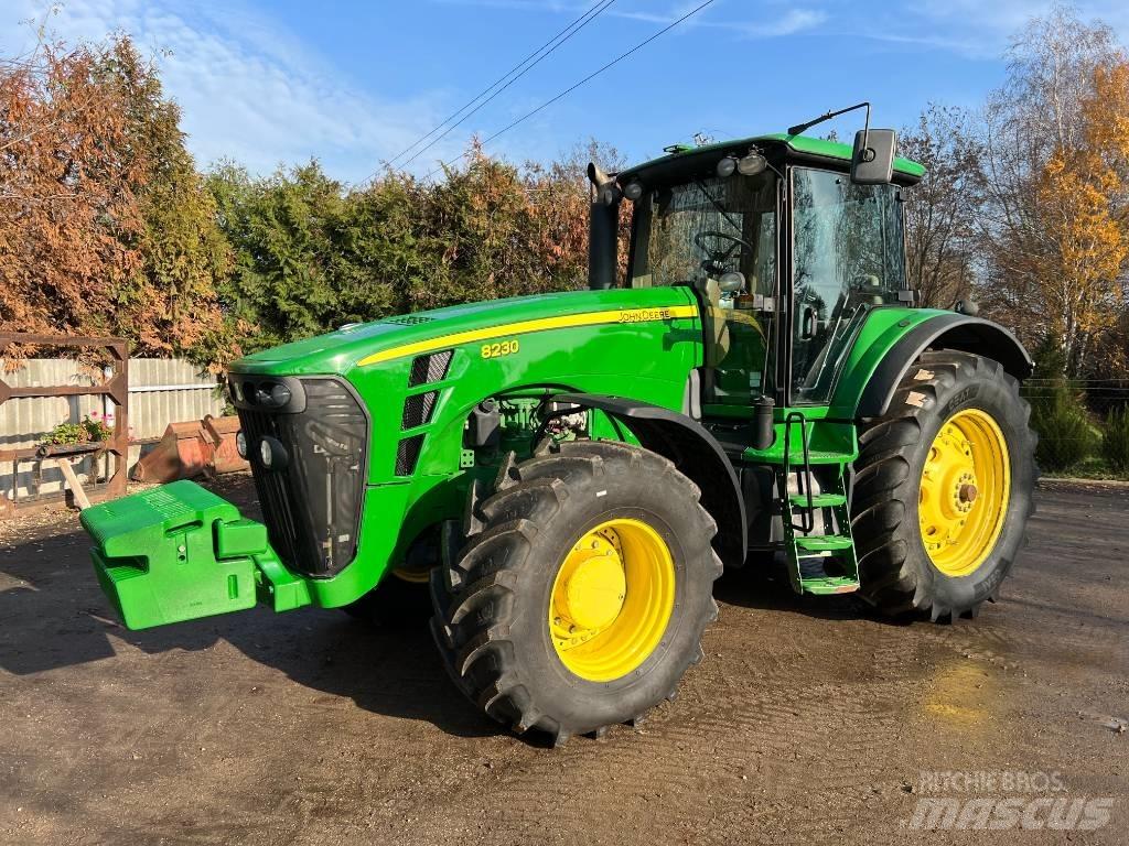 John Deere 8230 Traktori